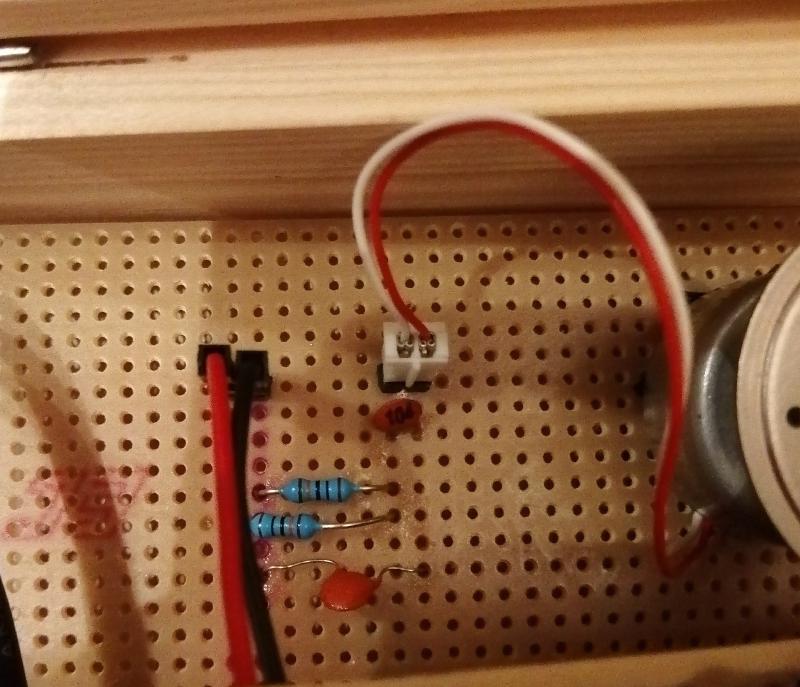 A photo of the filtering circuit for the CD motor